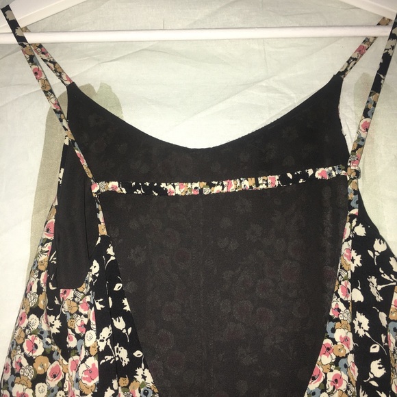 Adorable, floral romper - Picture 3 of 3